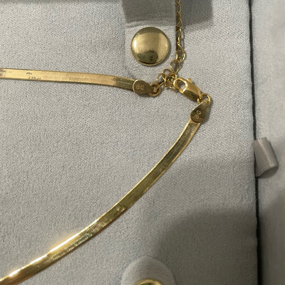 Babygold 14K Gold Thin Herringbone Necklace 3mm - Picture 8 of 9